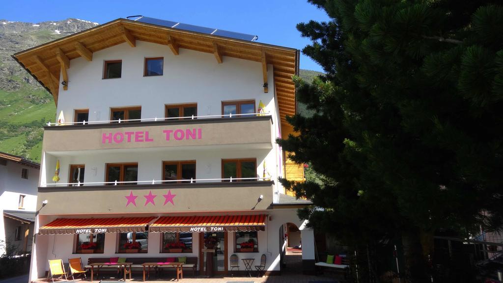 Hotel Toni Гальтюр Экстерьер фото