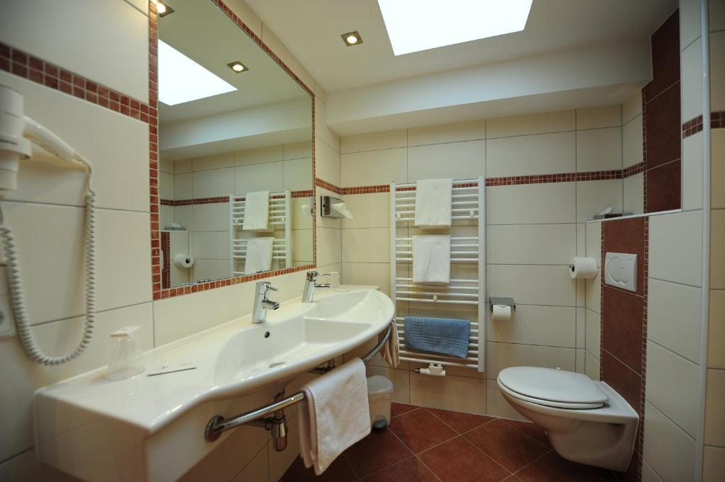 Hotel Toni Гальтюр Экстерьер фото