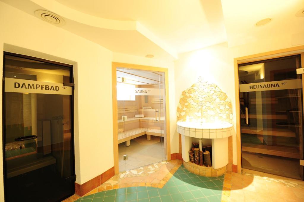 Hotel Toni Гальтюр Экстерьер фото